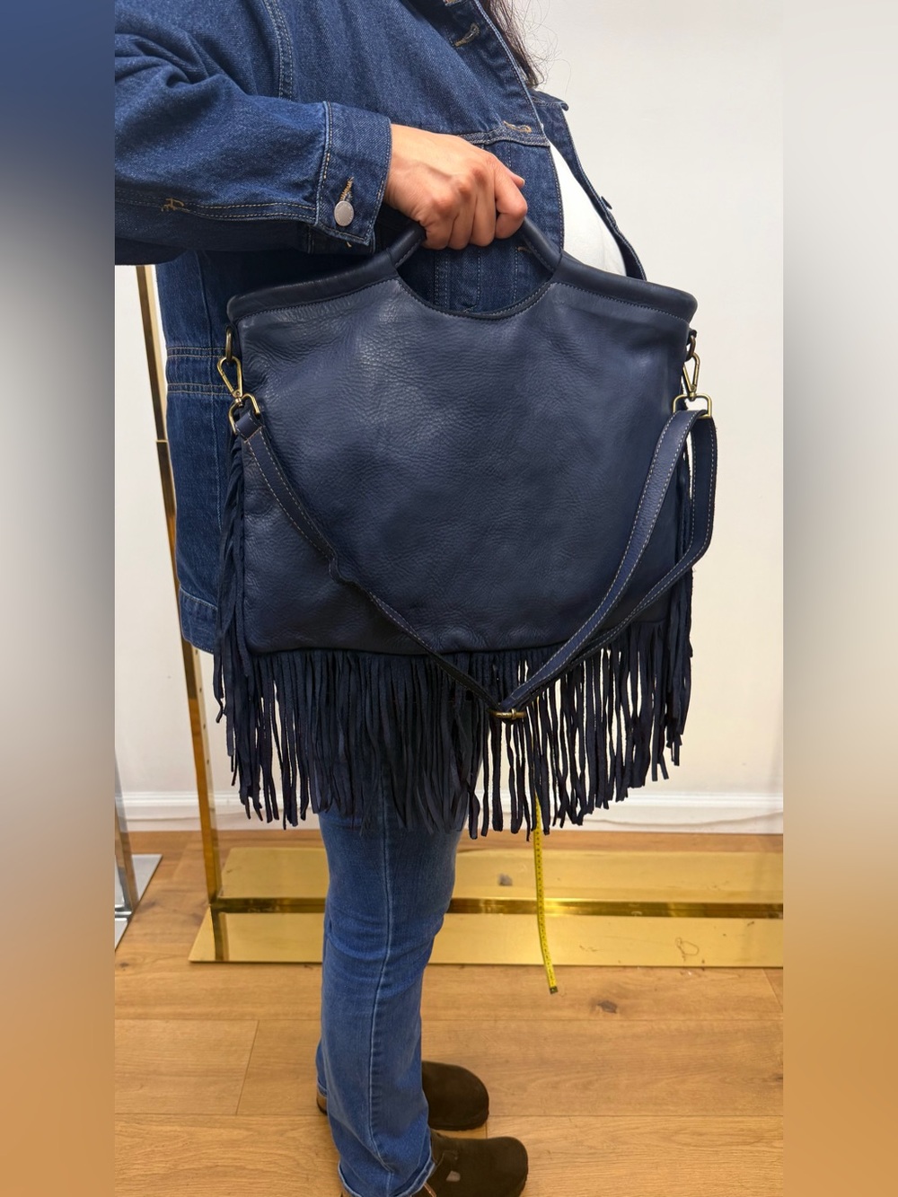 (086-NVY) FRINGE LEATHER HANDBAG WITH SHOULDER STRAP - Picture 5 of 5